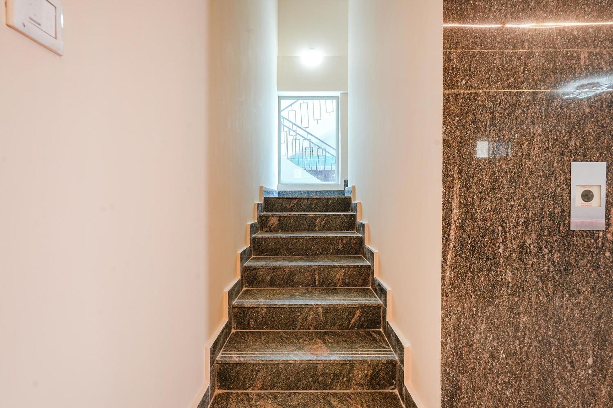 Fabhotel Crystal Suites Бангалор Екстериор снимка